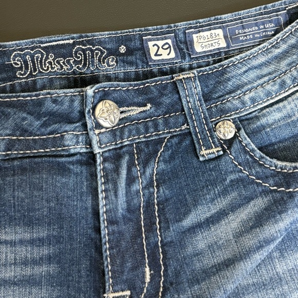 Miss Me Y2K Blue Denim Shorts with Fleur De Lis and Stud Embellishments Size 29 - Picture 4 of 8